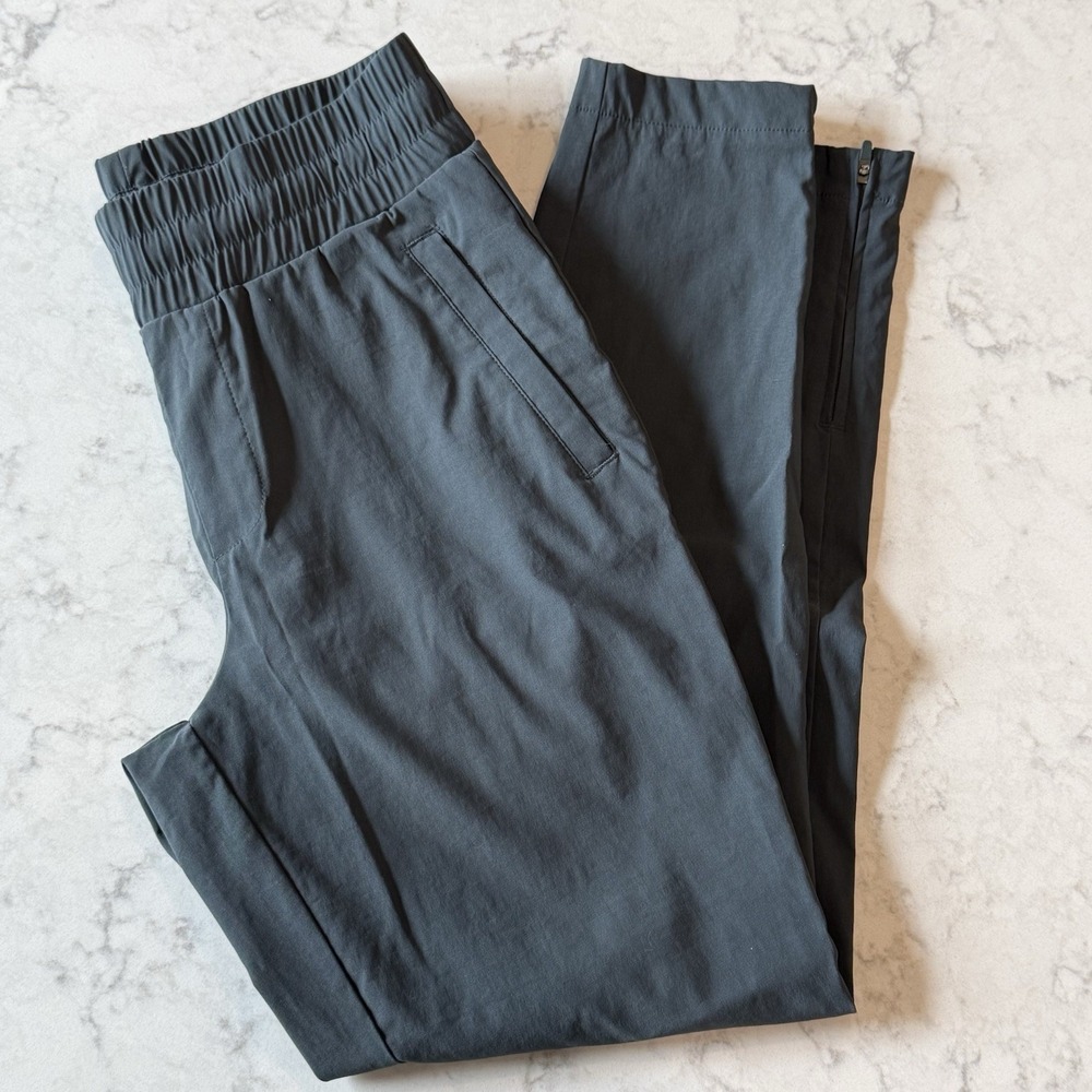 Modern Ambition Ladies High Rise Active Hiking Pants • Size Small Green